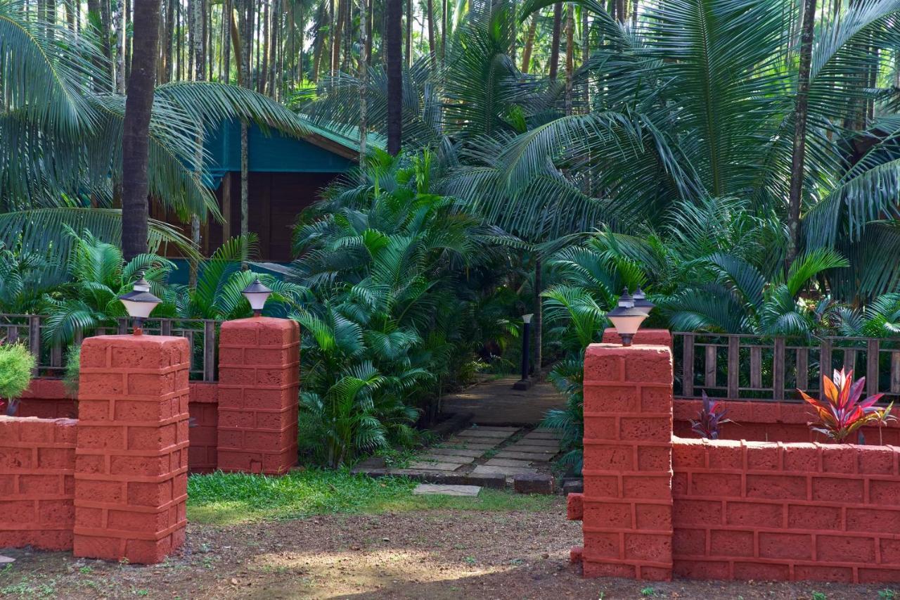 Tranquil Beach Resort Harihareshwar Экстерьер фото